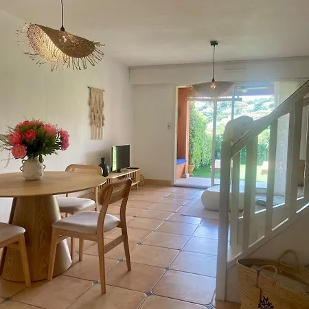 Nichee Sur Golf Et Piscine Nyaraló Sainte-Maxime