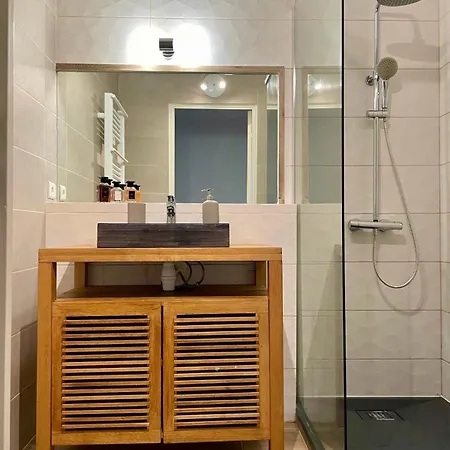 Nichee Sur Golf Et Piscine Nyaraló *